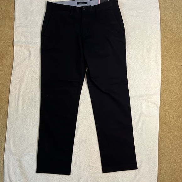 Tommy Hilfiger Brushed Twill Chinos, Black, size 32 x 30 - Picture 4 of 9